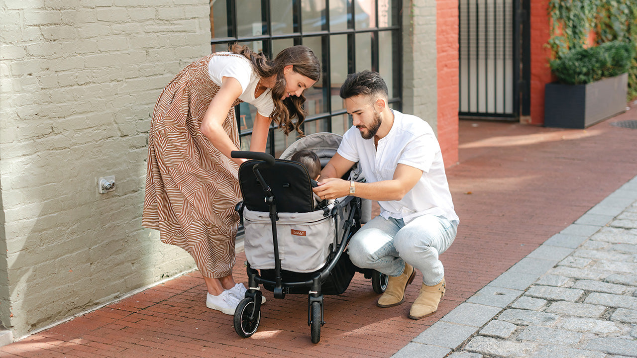 Load video: Crossover converts from stroller to wagon